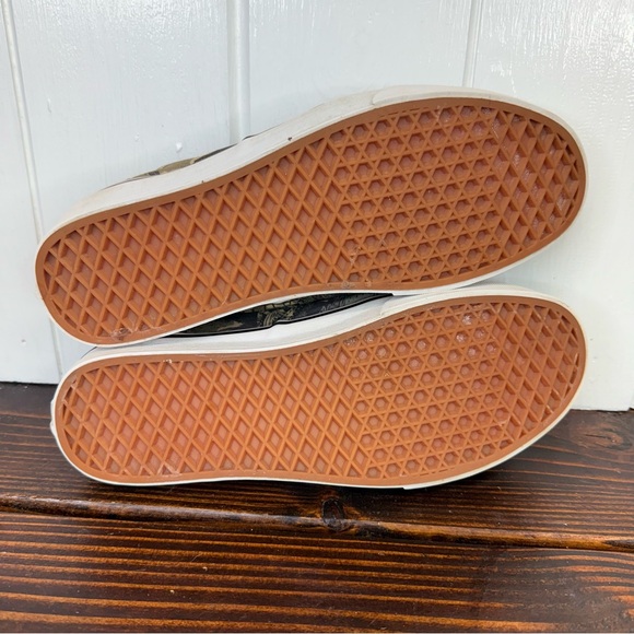 Vans x Star Wars Authentic Boba Fett Camo Sneakers – Men’s Size 11 - Picture 9 of 10